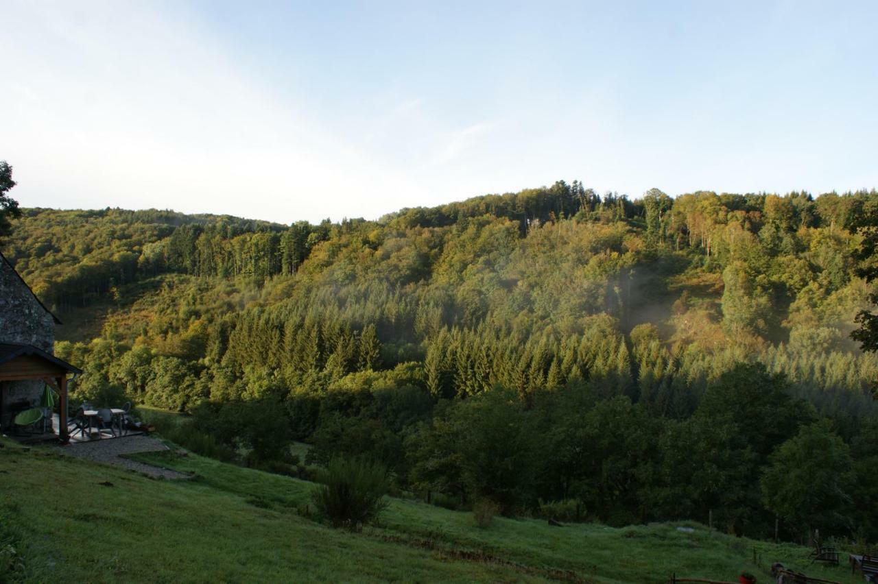 Le Gite De Chomet La Tour-dʼAuvergne Eksteriør billede